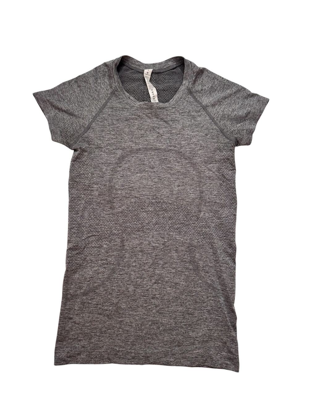 LULULEMON Swiftly Tech Tee in Gray Size 4 Womens Short Sleeve Run Workout Gym